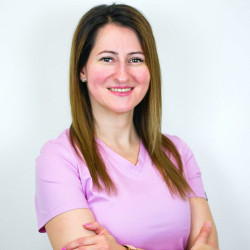 Dr. Szűcs Cintia - Fogorvos